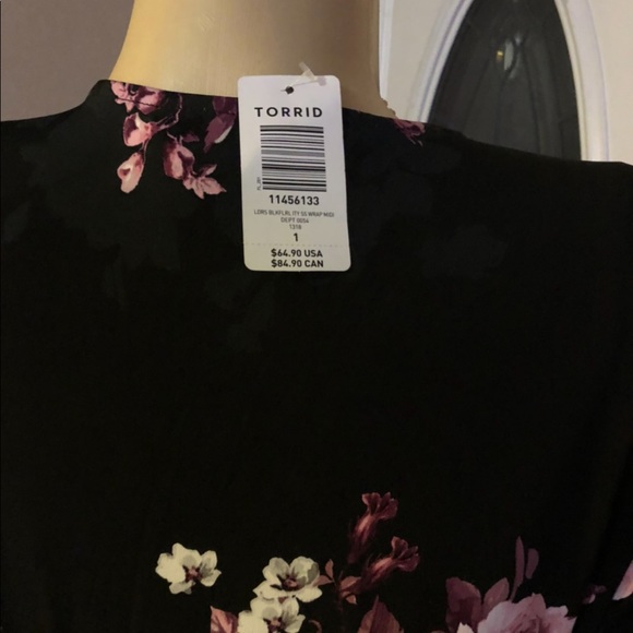 New woman’s Torrid dress - Picture 5 of 6